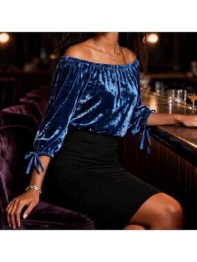 American Eagle Outfitters Navy Blue Velvet Off The Shoulder Top Size XXL